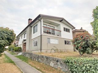 Photo 1: 3514 PRICE STREET in Vancouver: Collingwood VE House for sale in "Collingwood" (Vancouver East)  : MLS®# R2466330